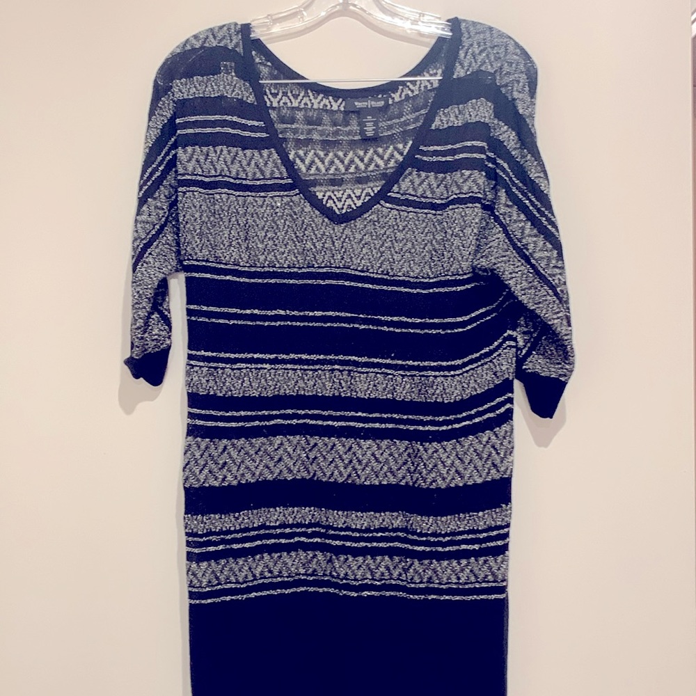 Dressy low cut top in excellent condition